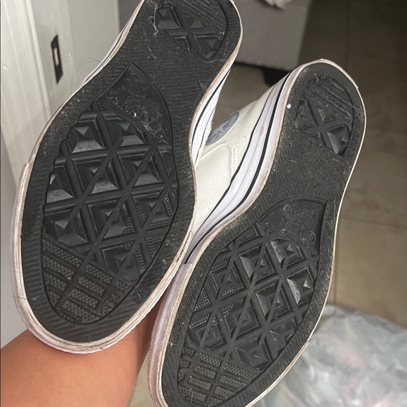 Converse - Picture 3 of 3